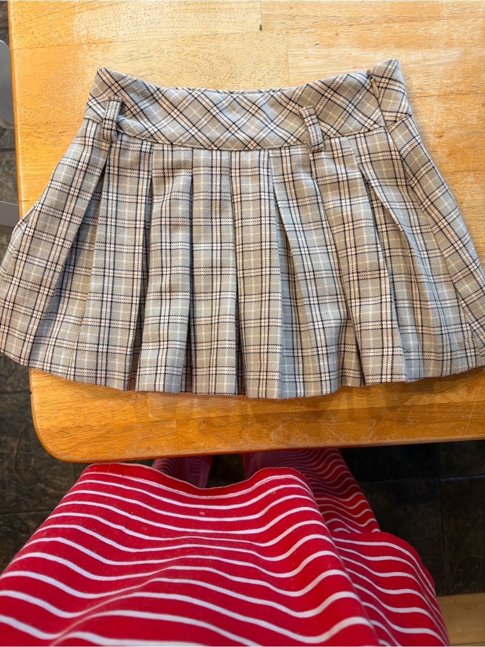 Zara Beige Plaid Pleated Mini Skirt size 6